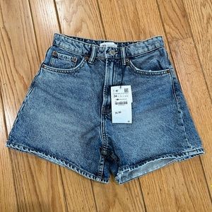 Zara Retro Denim shorts Women’s size 2
